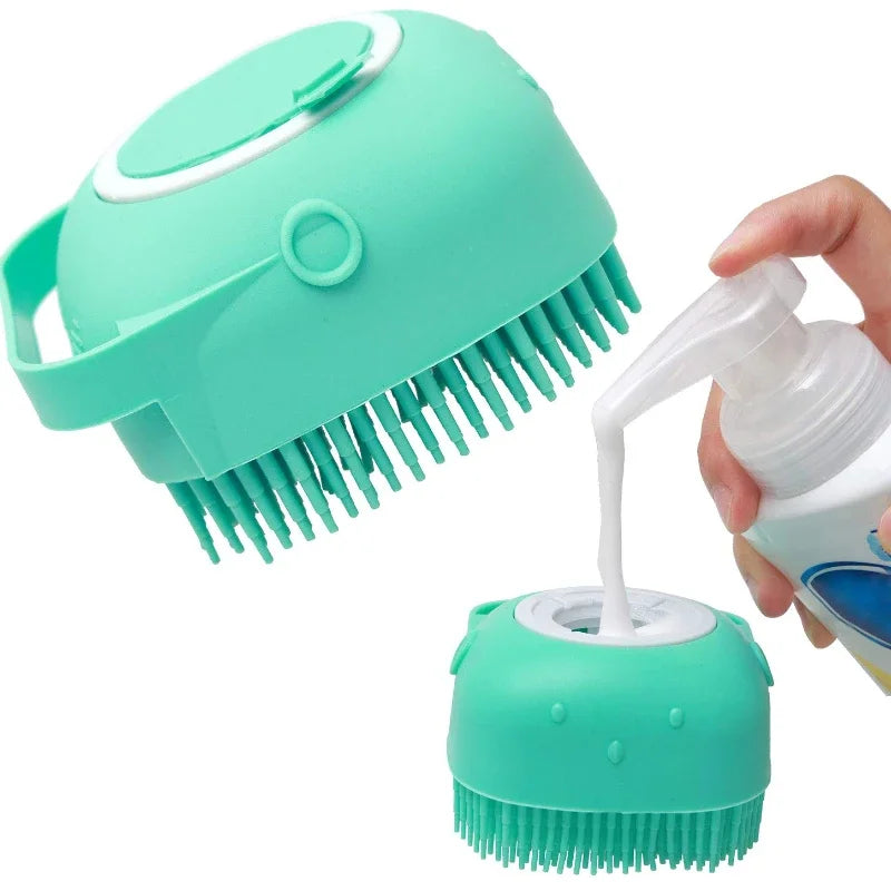 Brosse de massage et nettoyage pour chien et chat avec shampoing – Pet & Cie